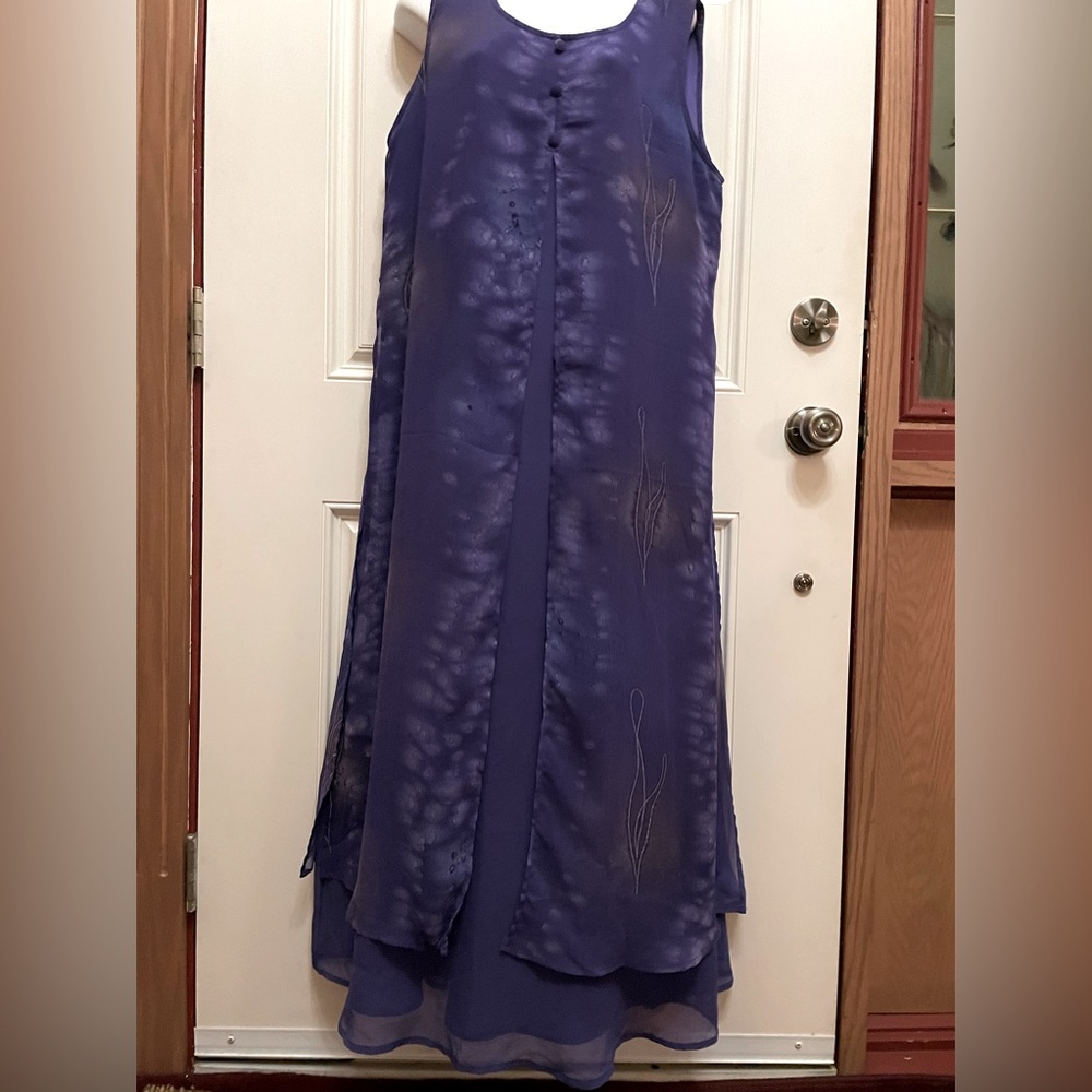 Approx Size XL Purple Sleeveless lightly layered Maxi Dress. Untagged.